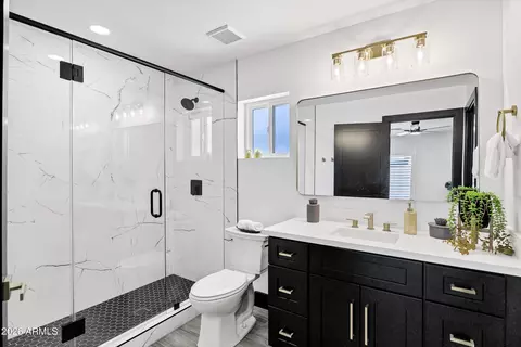 Bath - 1847 E Coronado Rd, Phoenix, AZ 85006 photo 2 of 3