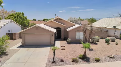 8565 W Denton Ln, Glendale, AZ 85305