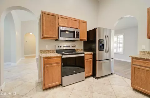 Kitchen - 4509 E Pearce Rd, Phoenix, AZ 85044 photo 1 of 2