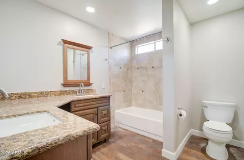 Bath - 4509 E Pearce Rd, Phoenix, AZ 85044 photo 1 of 7