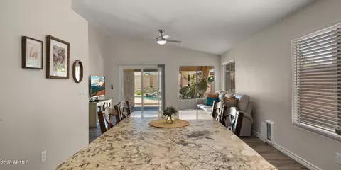 Entry Way - 4820 E Melinda Ln, Phoenix, AZ 85054 photo 3 of 4