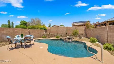 Exterior - 4820 E Melinda Ln, Phoenix, AZ 85054 photo 4 of 8