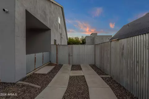 Exterior - 3930 N 30th St, Phoenix, AZ 85016 photo 9 of 9