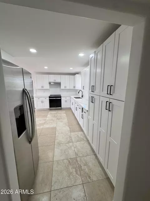 Kitchen - 3026 N 40th Dr, Phoenix, AZ 85019 photo 2 of 2