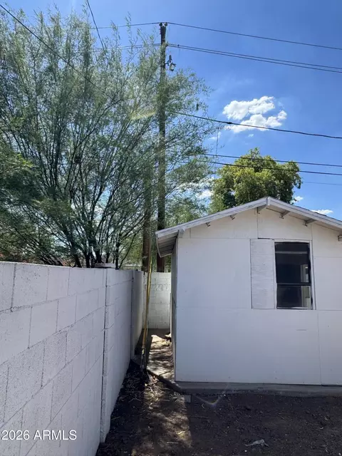 Exterior - 3026 N 40th Dr, Phoenix, AZ 85019 photo 1 of 3