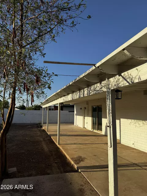 Exterior - 3026 N 40th Dr, Phoenix, AZ 85019 photo 2 of 3
