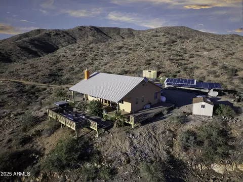 5975 W Aurora Hills Rd, Morristown, AZ 85342