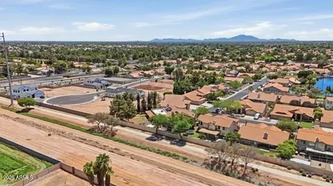 View/Area - 708 E Hearne Way, Gilbert, AZ 85234 photo 5 of 6