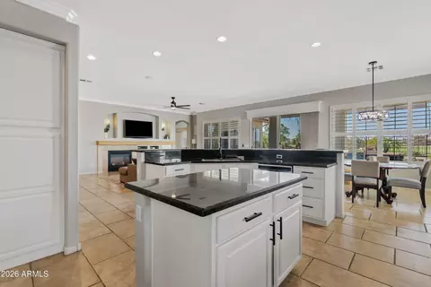 Kitchen - 4064 E Clubview Dr, Gilbert, AZ 85298 photo 3 of 6