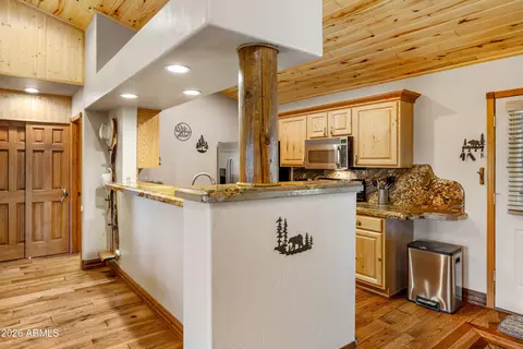Kitchen - 2715 High Pine Loop, Overgaard, AZ 85933 photo 2 of 4