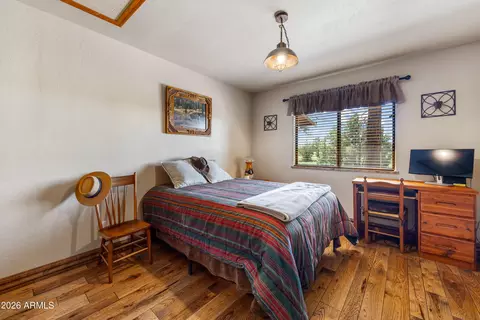 Bedroom - 2715 High Pine Loop, Overgaard, AZ 85933 photo 3 of 4