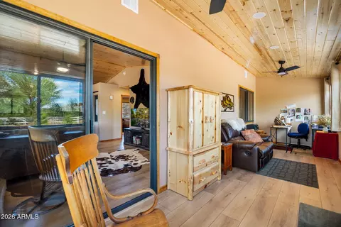 Exterior - 2336 Buffalo Loop N, Overgaard, AZ 85933 photo 5 of 11