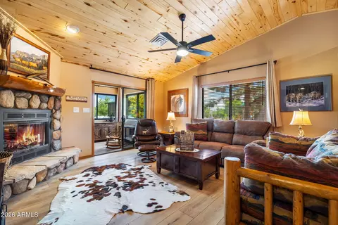 Living - 2336 Buffalo Loop N, Overgaard, AZ 85933 photo 3 of 3