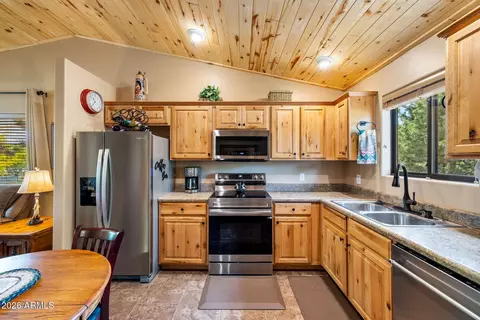 Kitchen - 2336 Buffalo Loop N, Overgaard, AZ 85933 photo 1 of 3