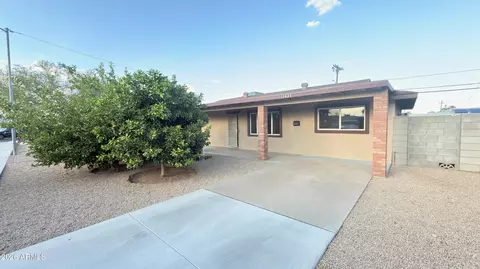 11427 N 112th Dr, Youngtown, AZ 85363