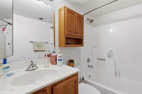 Bath - 1720 E Thunderbird Rd #1040, Phoenix, AZ 85022 photo 1 of 2