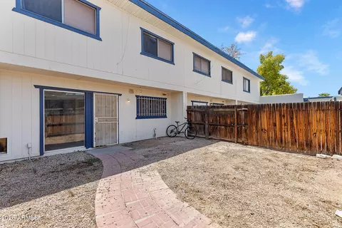 Exterior - 5409 W Echo Ln, Glendale, AZ 85302 photo 4 of 10