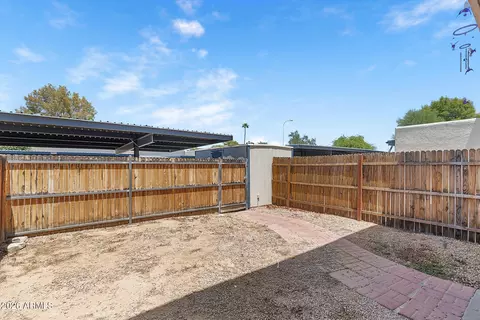 Exterior - 5409 W Echo Ln, Glendale, AZ 85302 photo 6 of 10