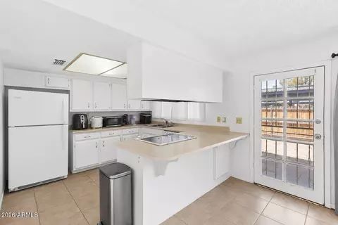 Kitchen - 5409 W Echo Ln, Glendale, AZ 85302 photo 1 of 4