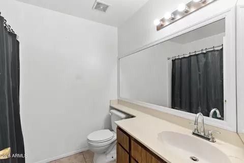 Bath - 5409 W Echo Ln, Glendale, AZ 85302 photo 2 of 2