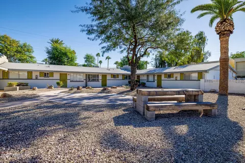 Exterior - 2947 N 39th St, Phoenix, AZ 85018 photo 10 of 13