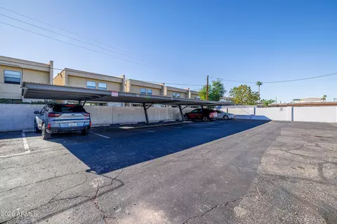 Exterior - 2947 N 39th St, Phoenix, AZ 85018 photo 7 of 13