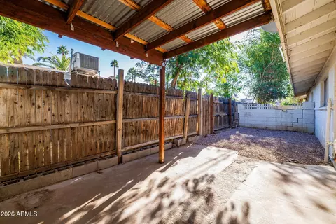 Exterior - 2947 N 39th St, Phoenix, AZ 85018 photo 6 of 13