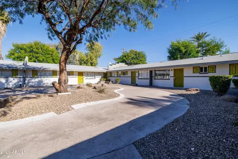 Exterior - 2947 N 39th St, Phoenix, AZ 85018 photo 8 of 13