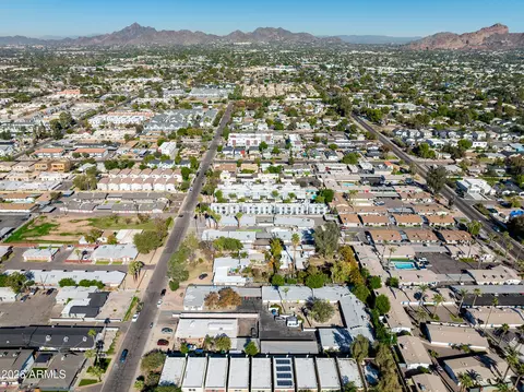 View/Area - 2947 N 39th St, Phoenix, AZ 85018 photo 2 of 4