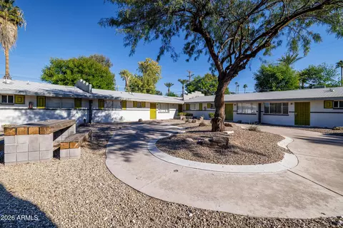 Exterior - 2947 N 39th St, Phoenix, AZ 85018 photo 5 of 13