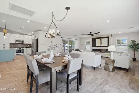Dining - 5130 E Bannock St, Phoenix, AZ 85044 photo 1 of 4