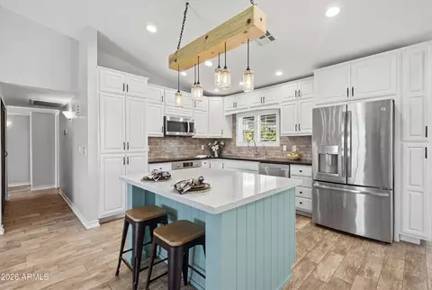 Kitchen - 5130 E Bannock St, Phoenix, AZ 85044 photo 4 of 6