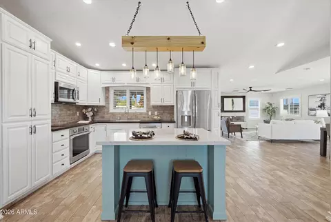 Kitchen - 5130 E Bannock St, Phoenix, AZ 85044 photo 1 of 6