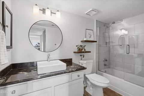 Bath - 5130 E Bannock St, Phoenix, AZ 85044 photo 3 of 4