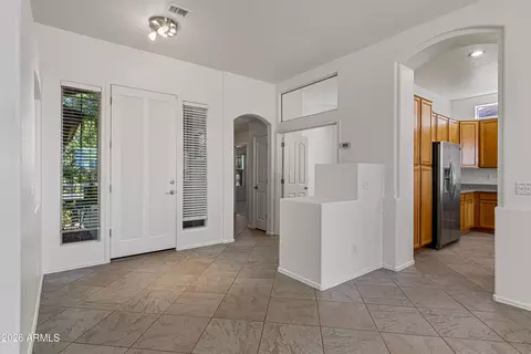 Entry Way - 4409 E Lariat Ln, Phoenix, AZ 85050 photo 1 of 2