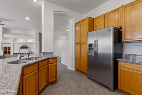 Kitchen - 4409 E Lariat Ln, Phoenix, AZ 85050 photo 1 of 4