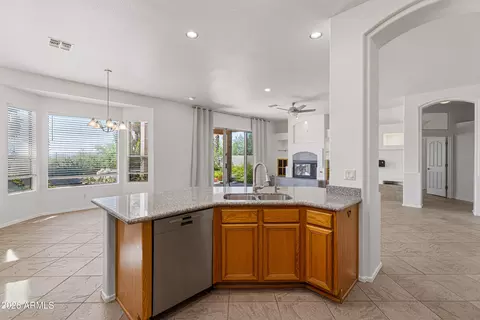 Kitchen - 4409 E Lariat Ln, Phoenix, AZ 85050 photo 4 of 4