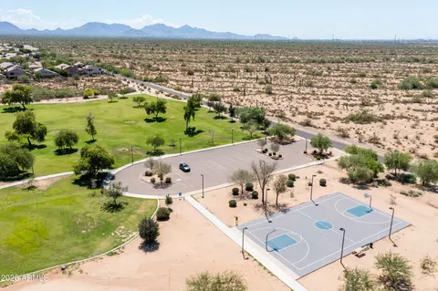 View/Area - 4409 E Lariat Ln, Phoenix, AZ 85050 photo 6 of 8