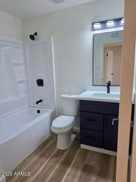Bath - 712 Eugie Ave, Phoenix, AZ 85022 photo 1 of 1