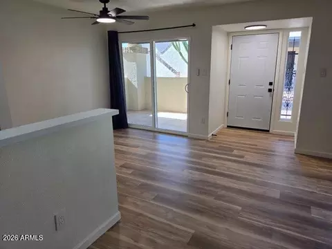 Living - 712 Eugie Ave, Phoenix, AZ 85022 photo 4 of 5