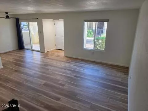 Living - 712 Eugie Ave, Phoenix, AZ 85022 photo 3 of 5