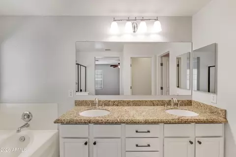 Bath - 1646 E Joseph Way, Gilbert, AZ 85295 photo 5 of 7