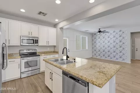 Kitchen - 1646 E Joseph Way, Gilbert, AZ 85295 photo 3 of 4