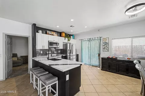 Kitchen - 5614 S 26th Pl, Phoenix, AZ 85040 photo 2 of 3