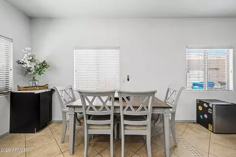 Dining - 5614 S 26th Pl, Phoenix, AZ 85040 photo 1 of 1