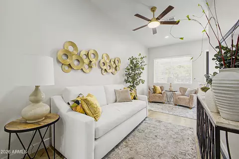 Living - 1104 S Montezuma Ave, Phoenix, AZ 85003 photo 1 of 1