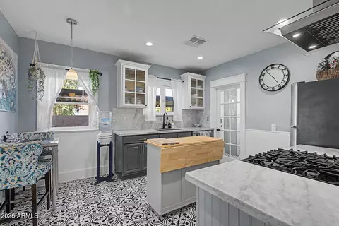 Kitchen - 115 W Granada Rd, Phoenix, AZ 85003 photo 1 of 4