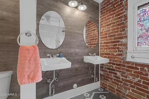 Bath - 115 W Granada Rd, Phoenix, AZ 85003 photo 3 of 3