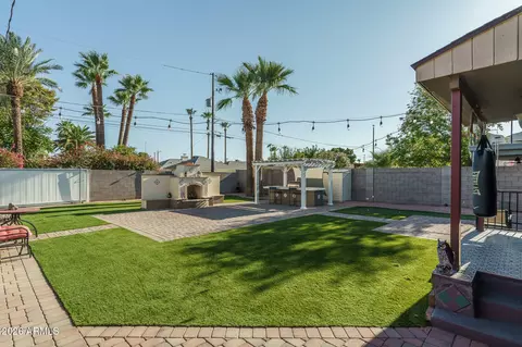 Exterior - 115 W Granada Rd, Phoenix, AZ 85003 photo 1 of 17