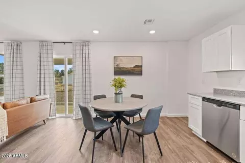 Dining - 20182 E Lakeside Rd, Mayer, AZ 86333 photo 1 of 1